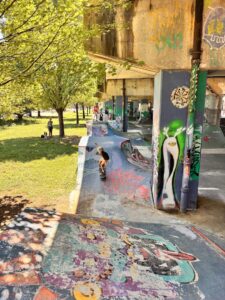 9th Street & Poplar Diy Skate Park © Oliver Berlic on Google Maps