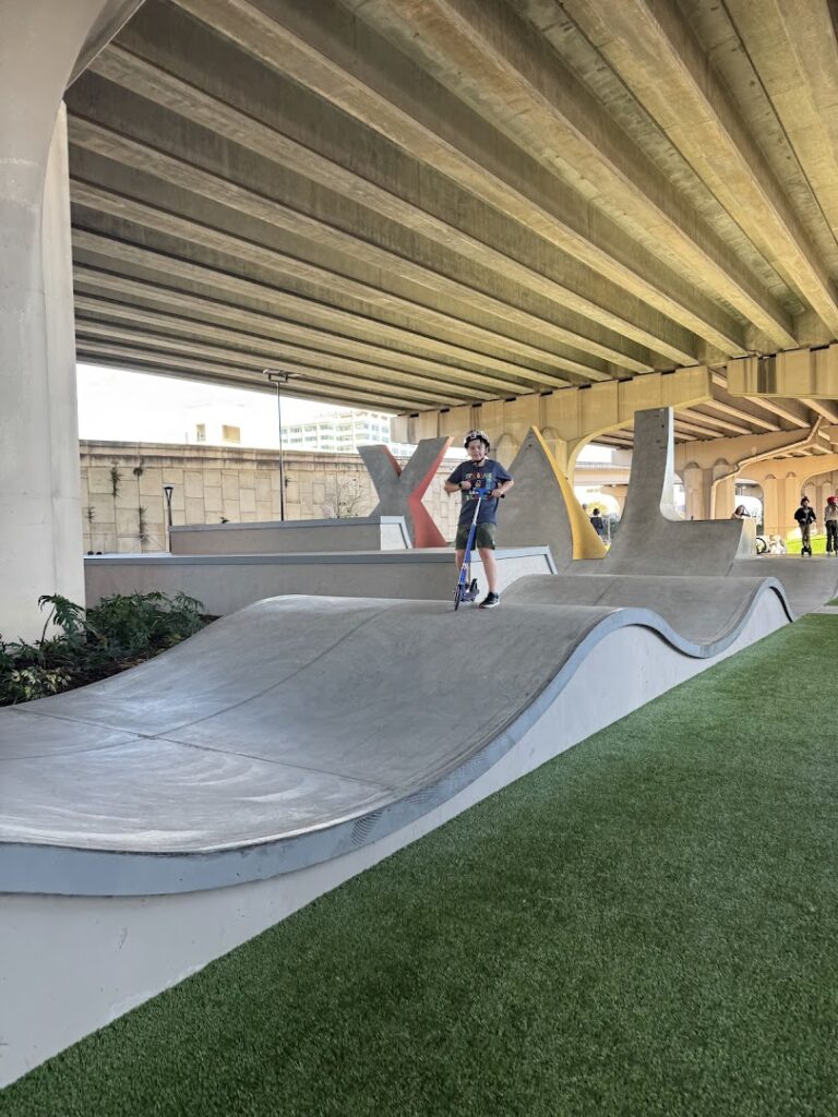 Artist Walk Skatepark © Custom Design Partners on Google Maps