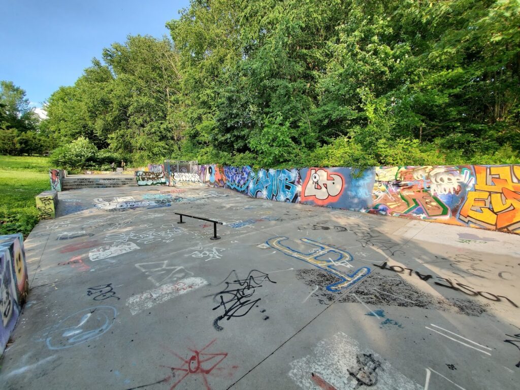 Bob’s Skate Park © Jabier Espinal on Google Maps