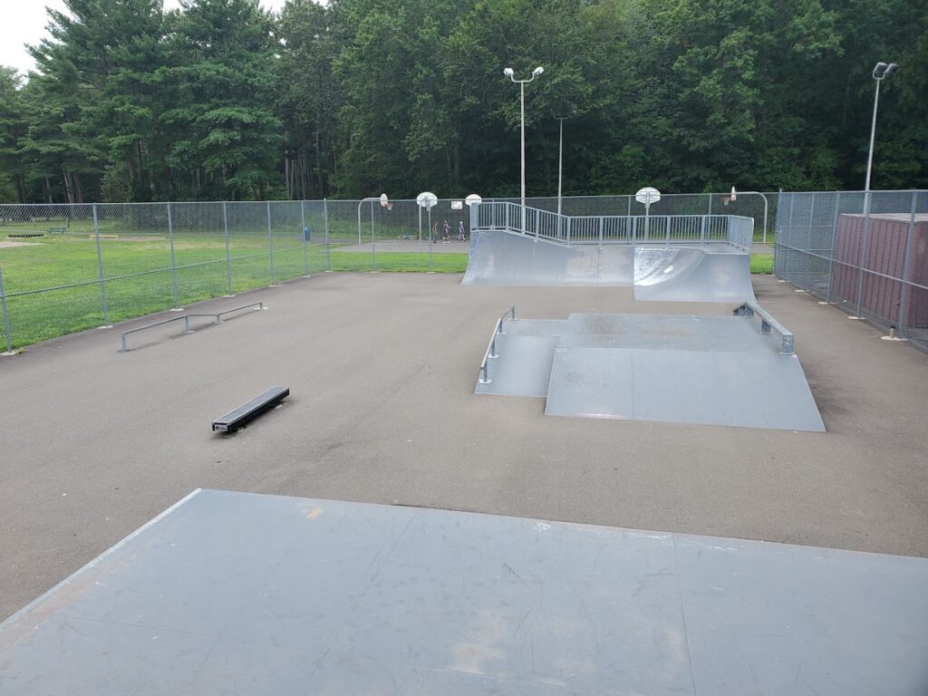 Cromwell Skatepark © Jeremy Whitney on Google Maps