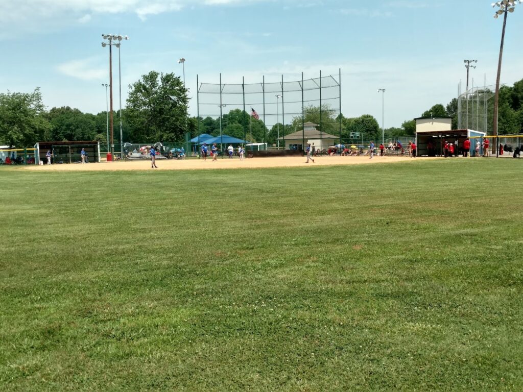 Doctors Park Sports Complex © Brittney Cunningham on Google Maps
