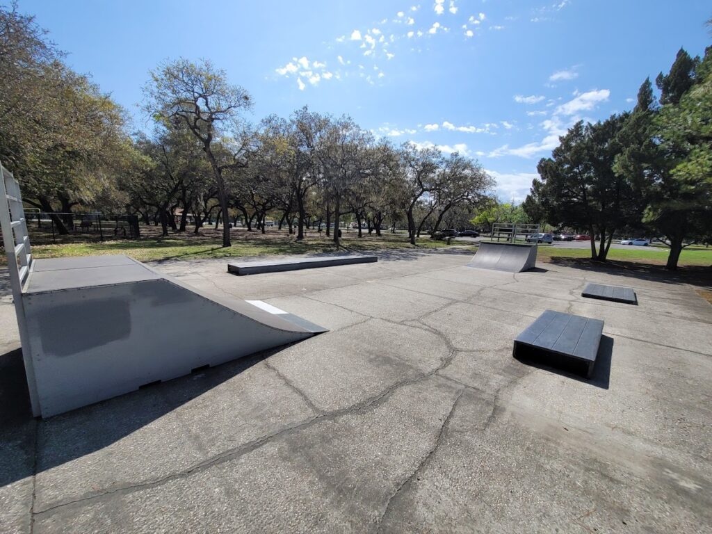 Downey Skatepark © Herve Andrieu on Google Maps