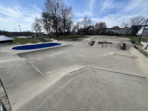 Dry Ridge Skatepark © Steve Hill on Google Maps