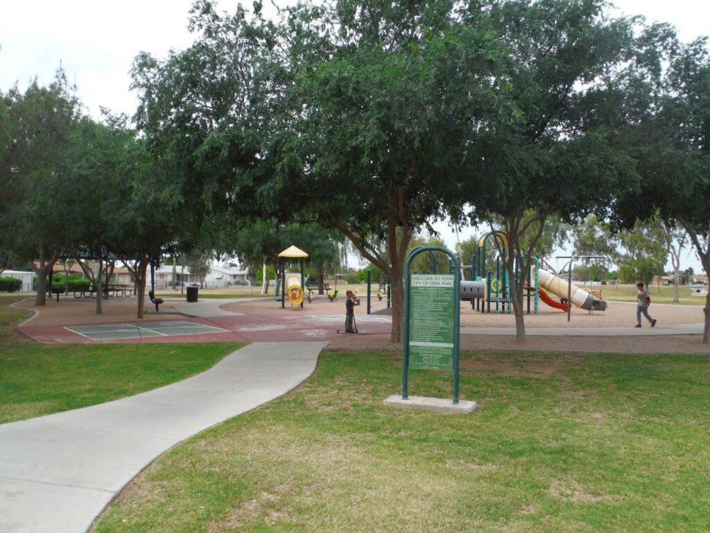 Ensenada Park © Eileen L. Smith on Google Maps