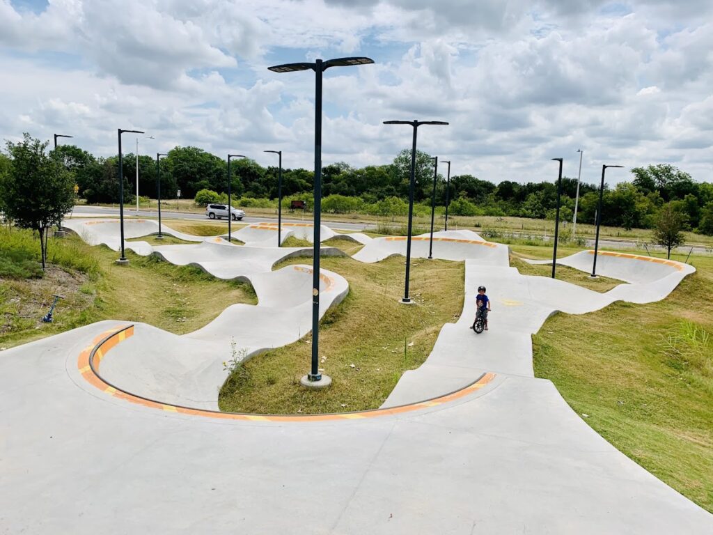 Gaylord Sackler Memorial Skate Park © Darwin VanDyke on Google Maps