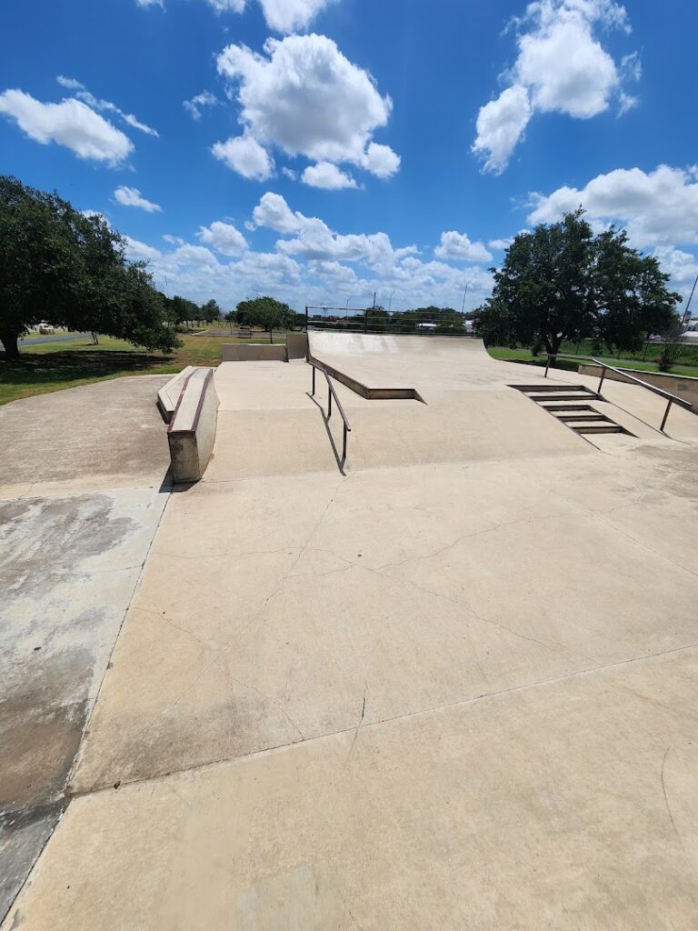 Hondo City Skate Park © T7homas6 B3ranson6 on Google Maps