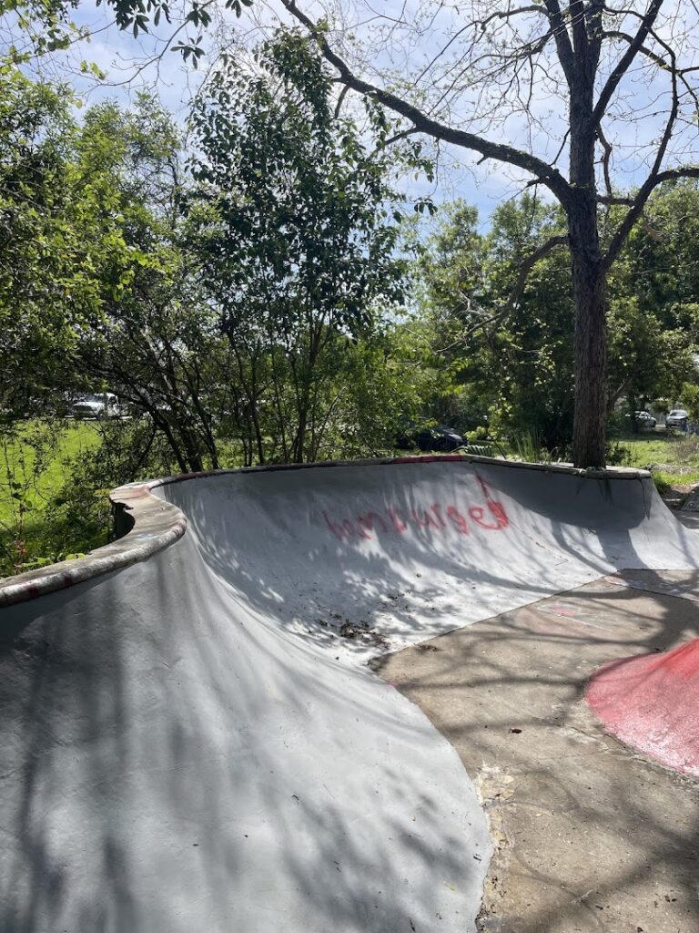 Hotel Nahunta Skatepark © Jules on Google Maps