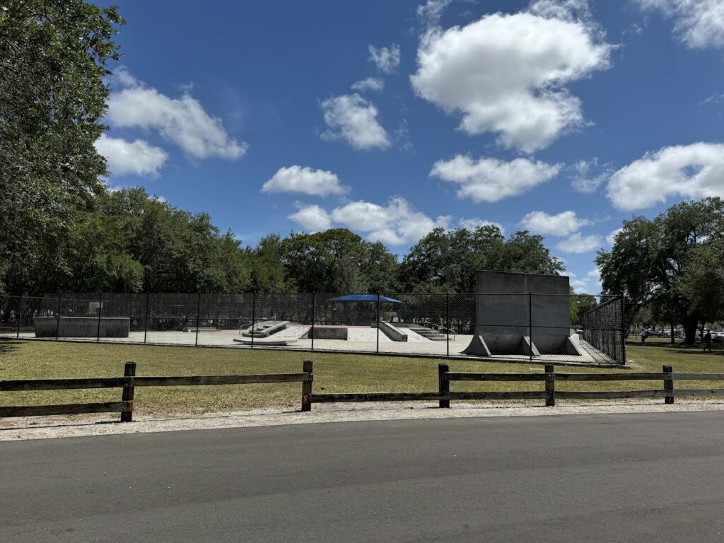 Kendall Indian Hammocks Skate Park © Leyanys Santos on Google Maps