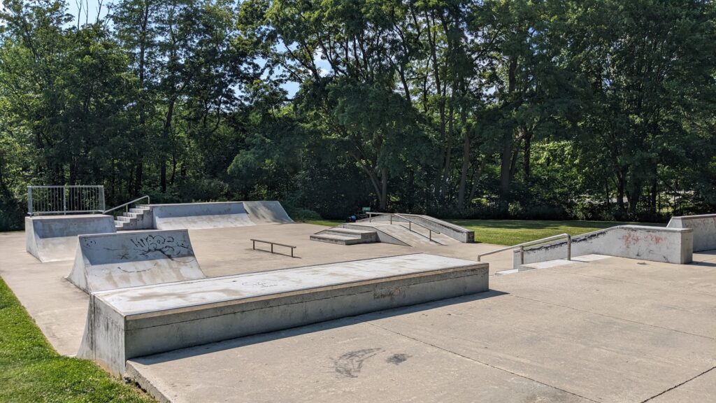 Knollwood Skate Park © Michael Holmes on Google Maps