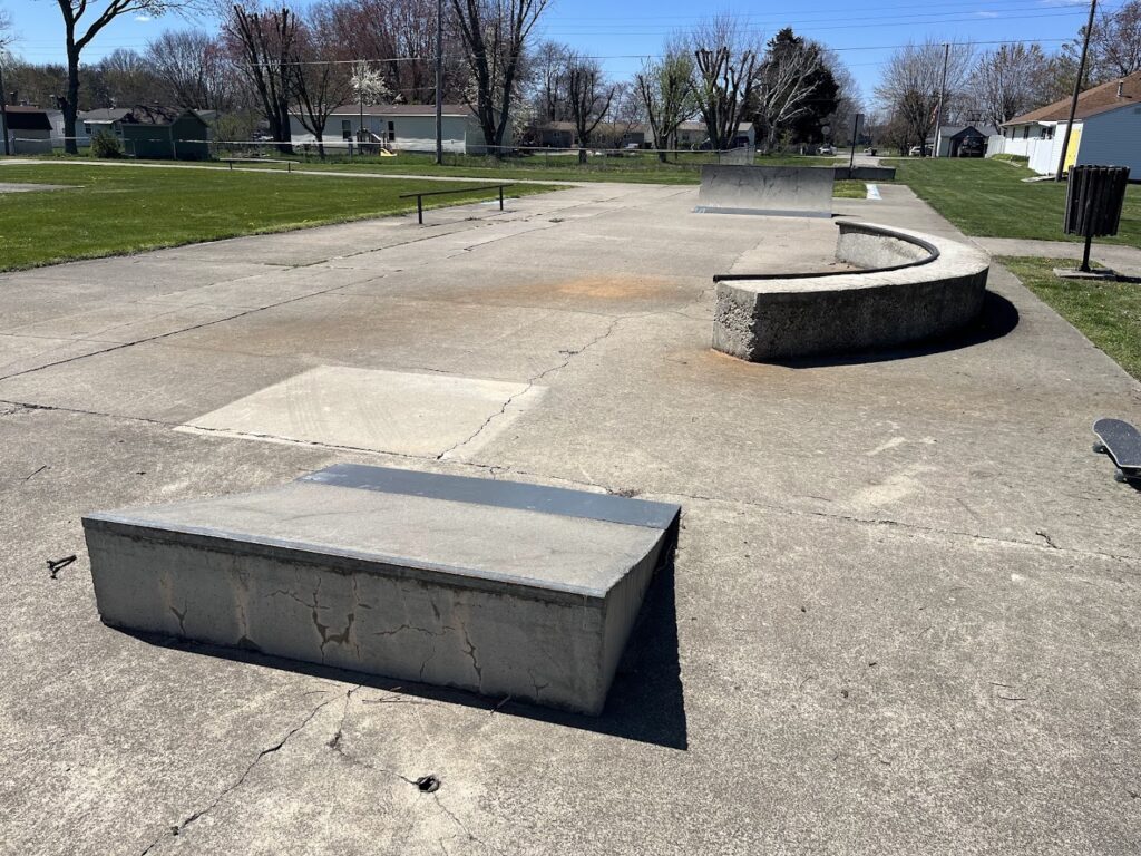 Lapel, In Skatepark © Steve Hill on Google Maps