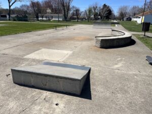 Lapel, In Skatepark