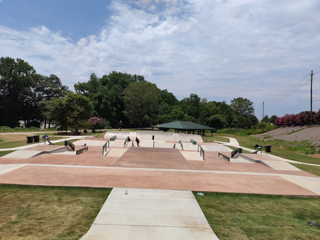 Linear Park Skate Park © Carl Nash (Hunkerdown101) on Google Maps