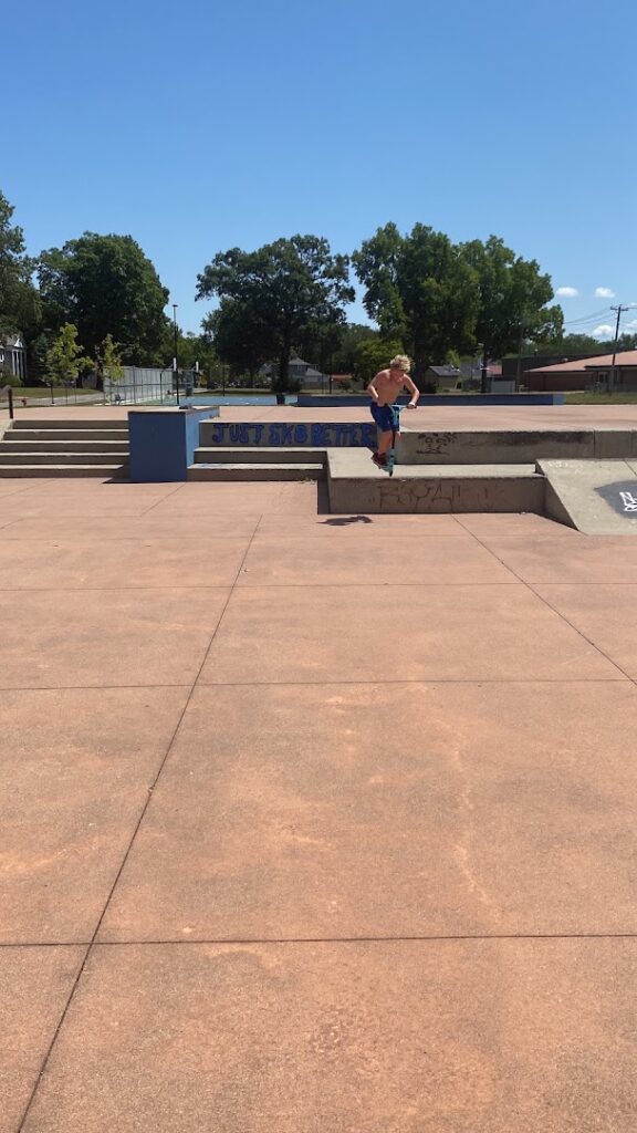 Mays Skate Park & Splash Pad © Harley meier on Google Maps
