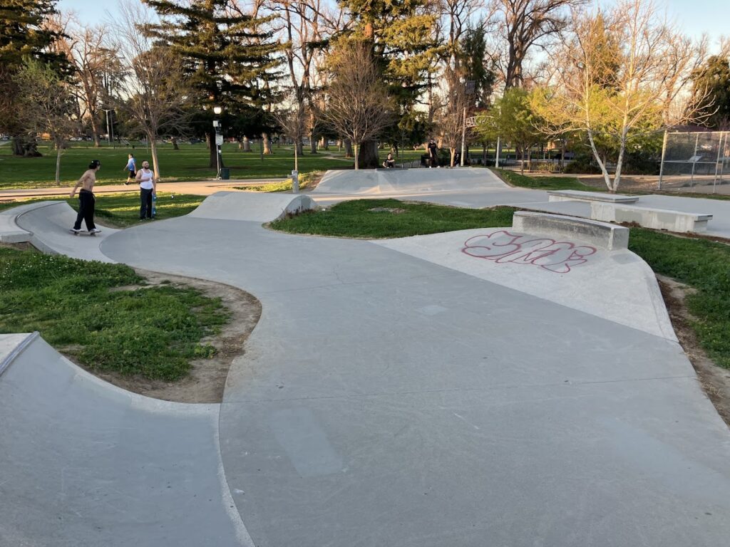 Mcclatchy Skatepark © Vasiliy Volkov on Google Maps