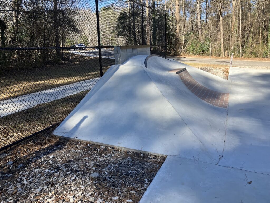 Miss Ruby’s Diy Skatepark , Harper Skatepark © JseaC on Google Maps