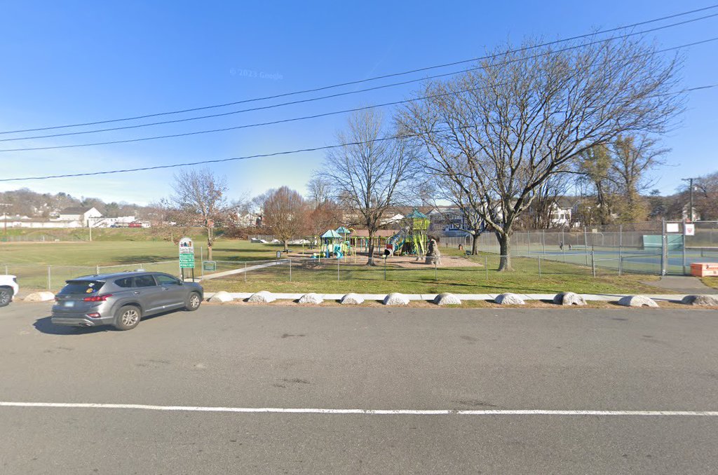 New Milford Skatepark © Tom Allen on Google Maps