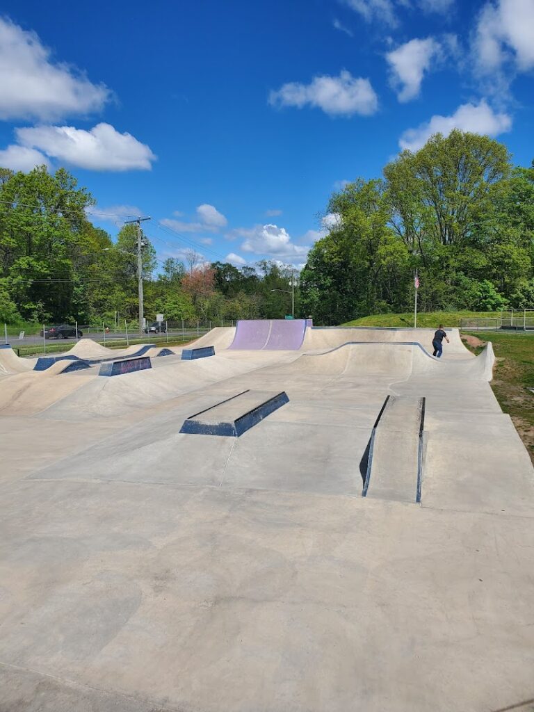 Newington Skatepark © Jeremy Whitney on Google Maps