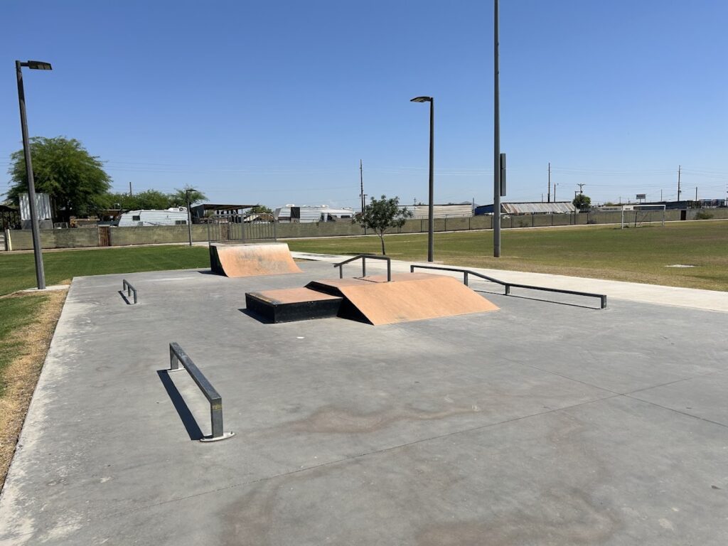 Nueve Skate Plaza © Skatedex on Google Maps