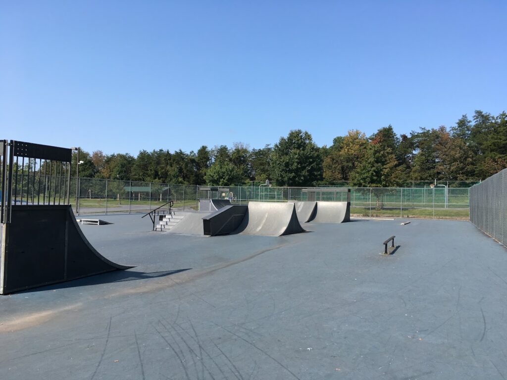 Pineland Park Skatepark © H Rodriguez on Google Maps
