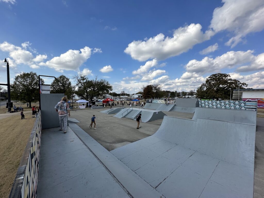 Rogers Skate & Splash Park & Rail Line Trailhead © Heath Sharp on Google Maps