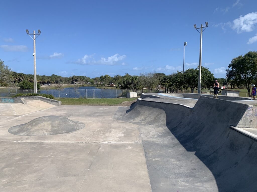 Satellite Beach -skatepark © Jason Hardison on Google Maps