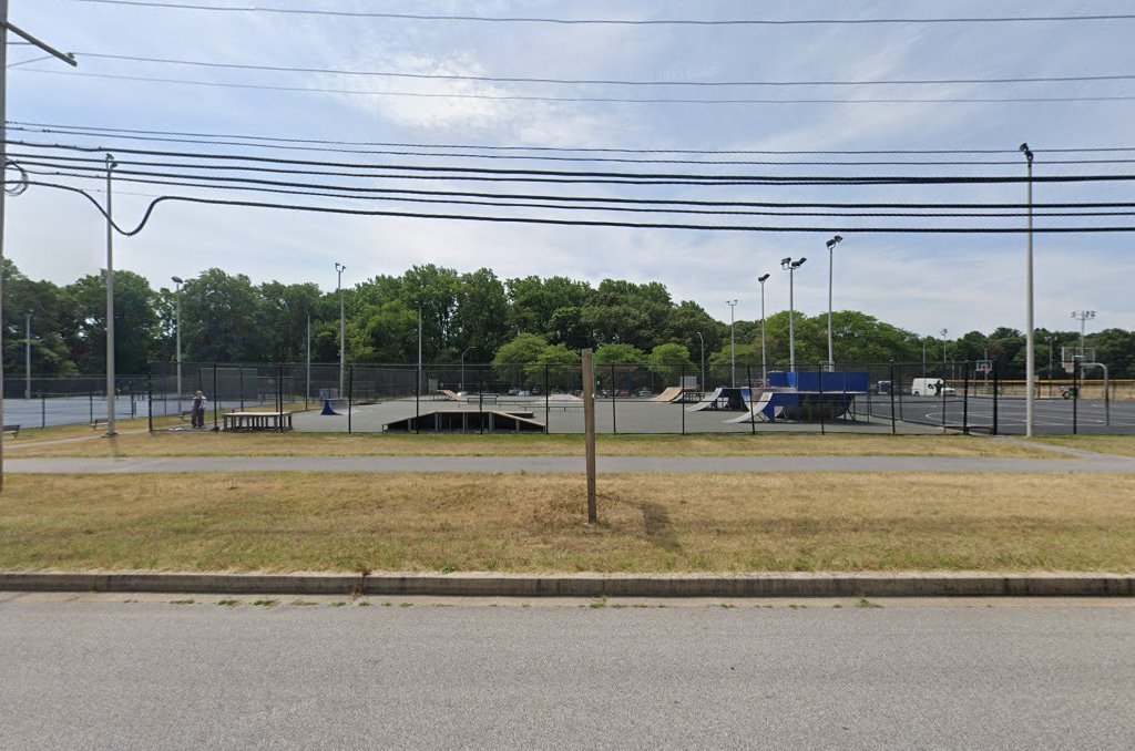Sawmill Creek Park Skatepark © Raymond Grewe on Google Maps