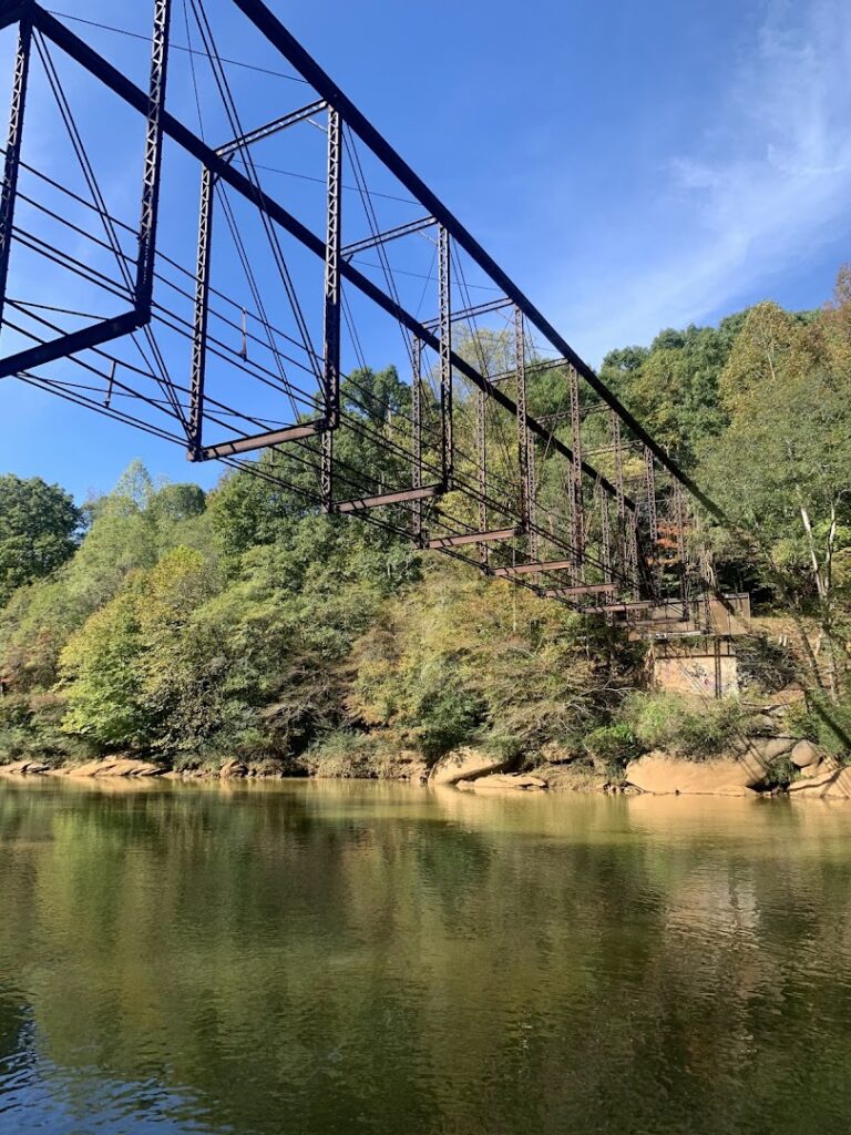 Settles Bridge Park © Samantha Fisher on Google Maps