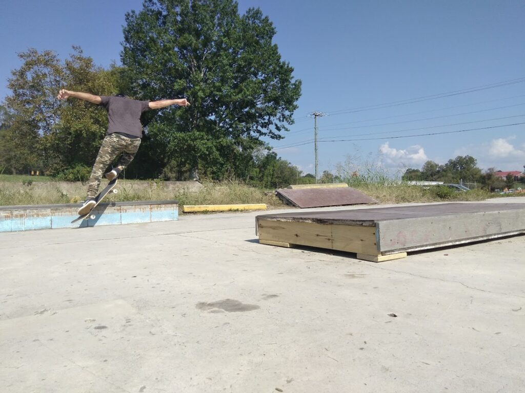 Gadsden Skate Slab © william Babcock on Google Maps
