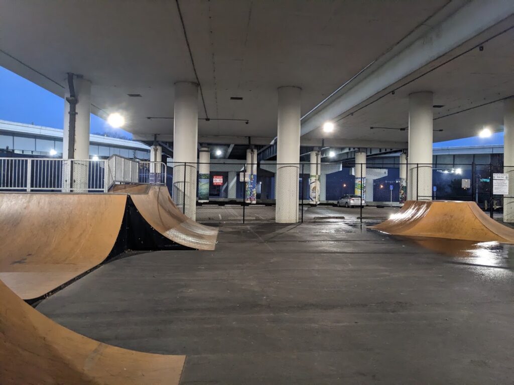 Skatepark Of Charleston © Old Email on Google Maps