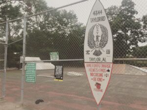 The Courts © Jeremy Walker on Google Maps