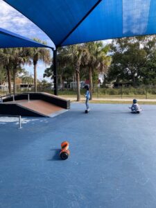 Azalea Skate Parking Lot © Videos de juanqui #juan m rojas on Google Maps