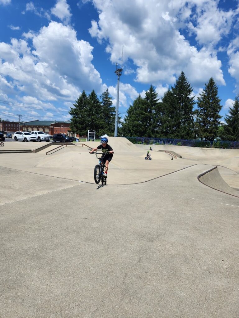 Farmington Skatepark © Angie AuBuchon on Google Maps