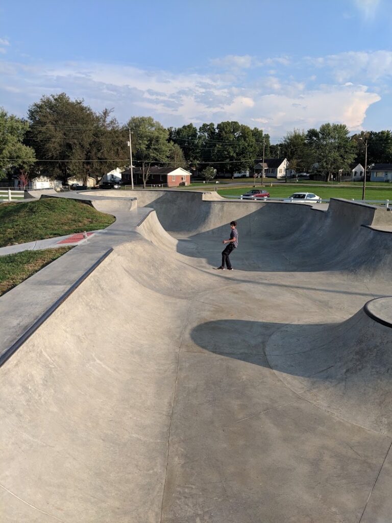 Hopkinsville Skate Park © YATES 13 on Google Maps