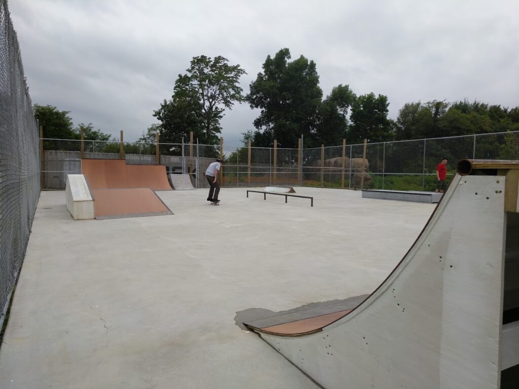 Kingpin Skate Park © Antonio Arias on Google Maps