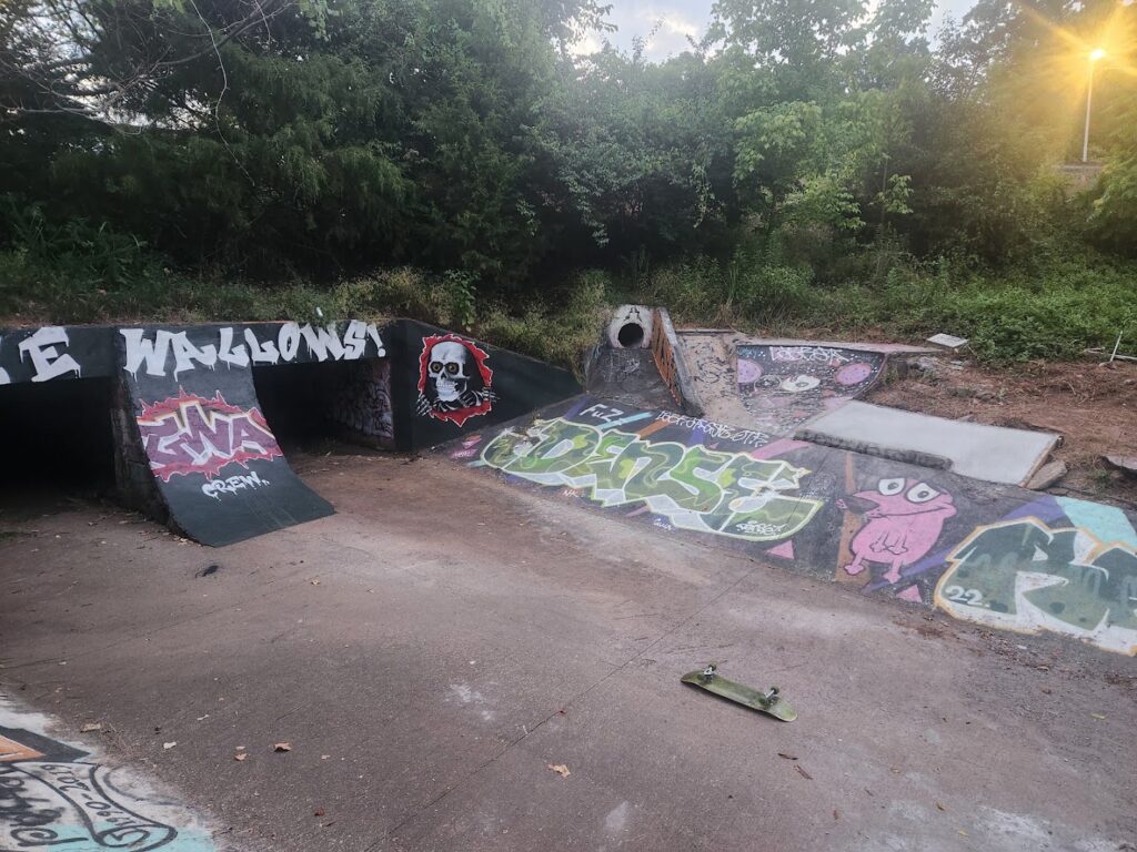 Knoxville Diy Skatepark © Chuckles McMorran on Google Maps