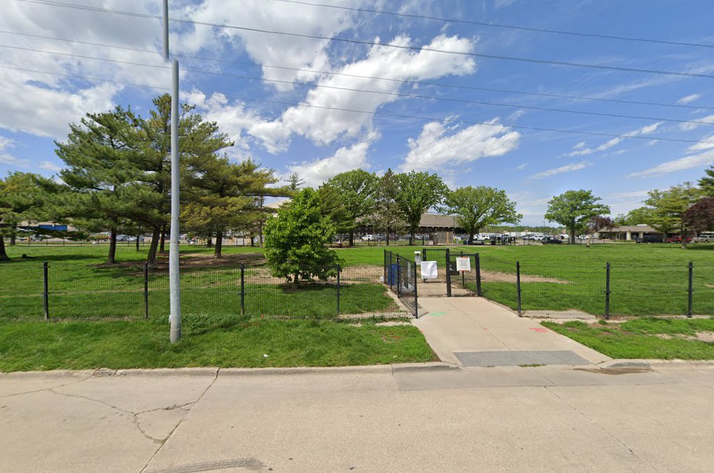 Lauridsen Skatepark Parking Lot © Colby Fangman on Google Maps