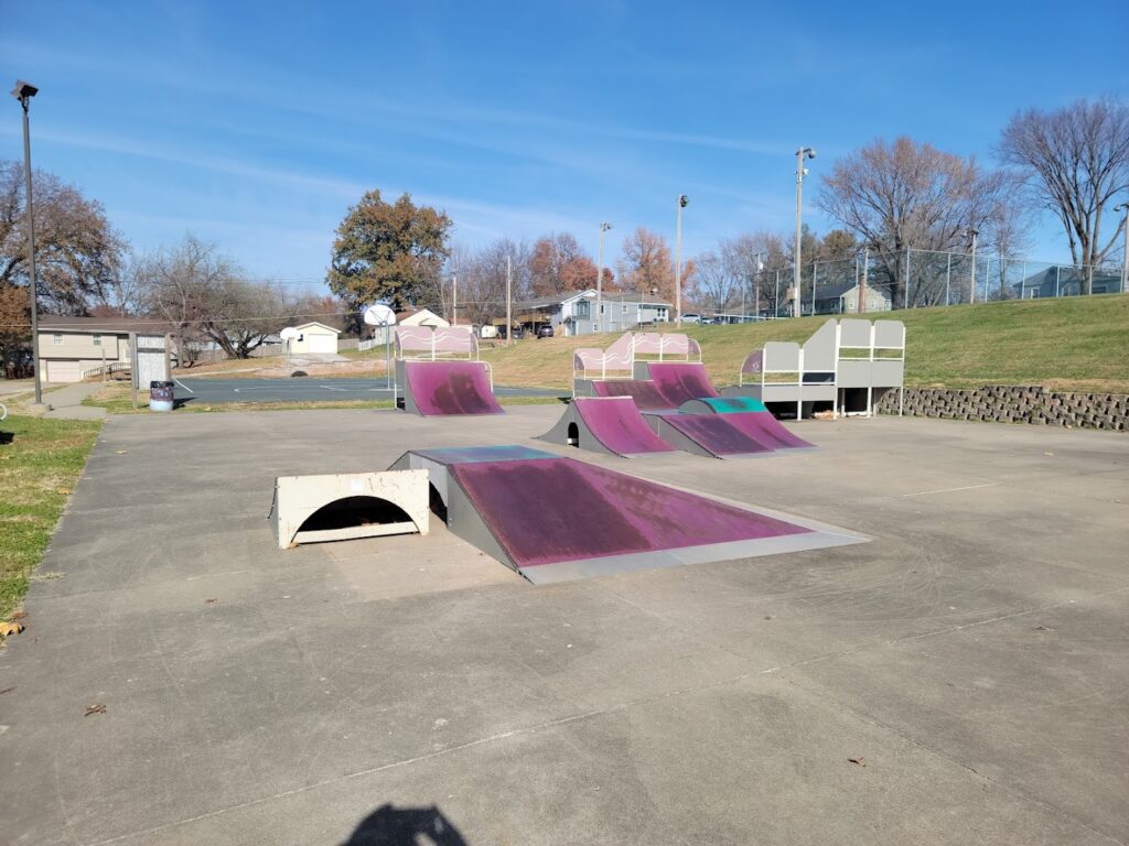 Lions Park Skateboard Park © Christopher Hart on Google Maps