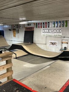 Olliewood Skateshop & Indoor Skatepark © Peter Knutson on Google Maps