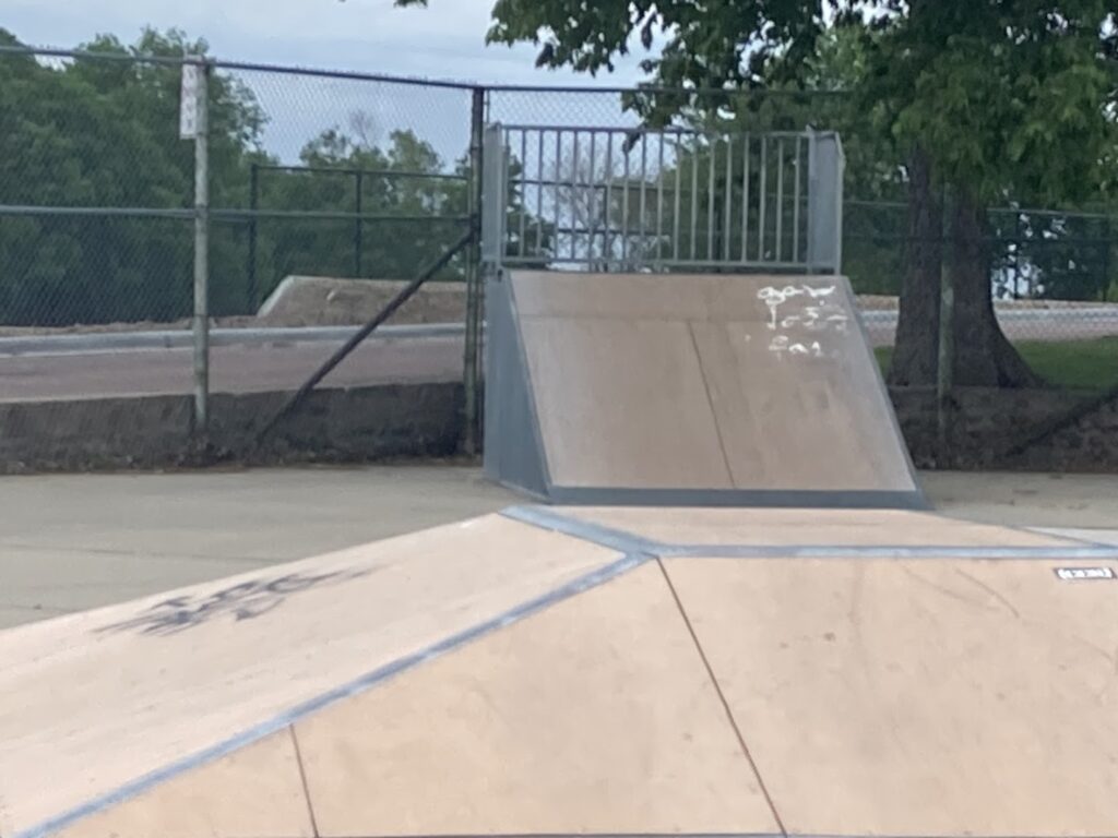 Yankton Skatepark © Stanley Yelnuts on Google Maps