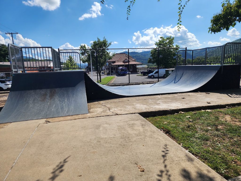 Erwin Skate Park © Wolf Wells on Google Maps