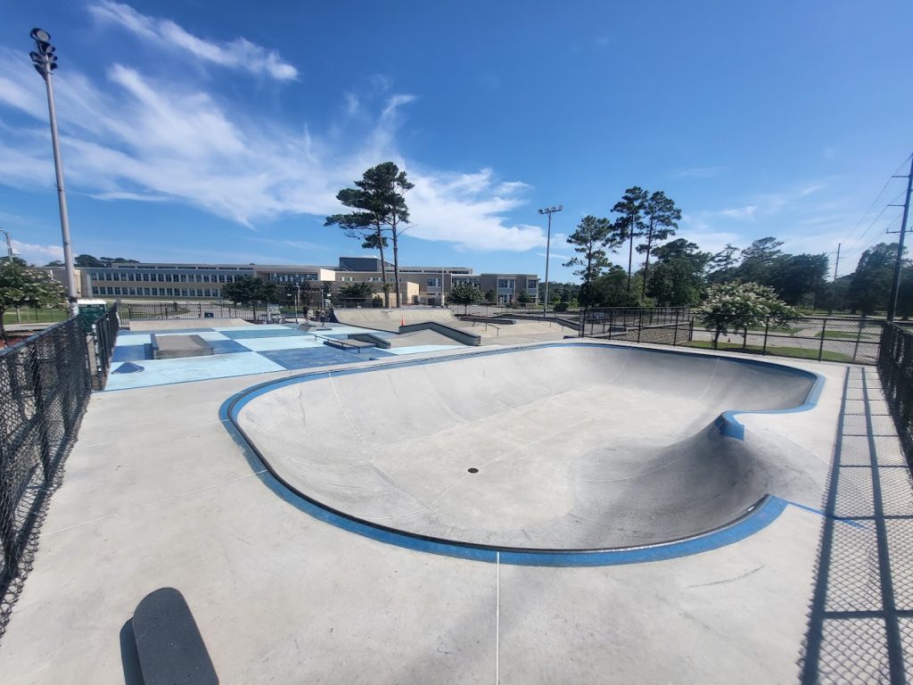 Matt Hughes Skate Park © Francisco Maradiaga on Google Maps