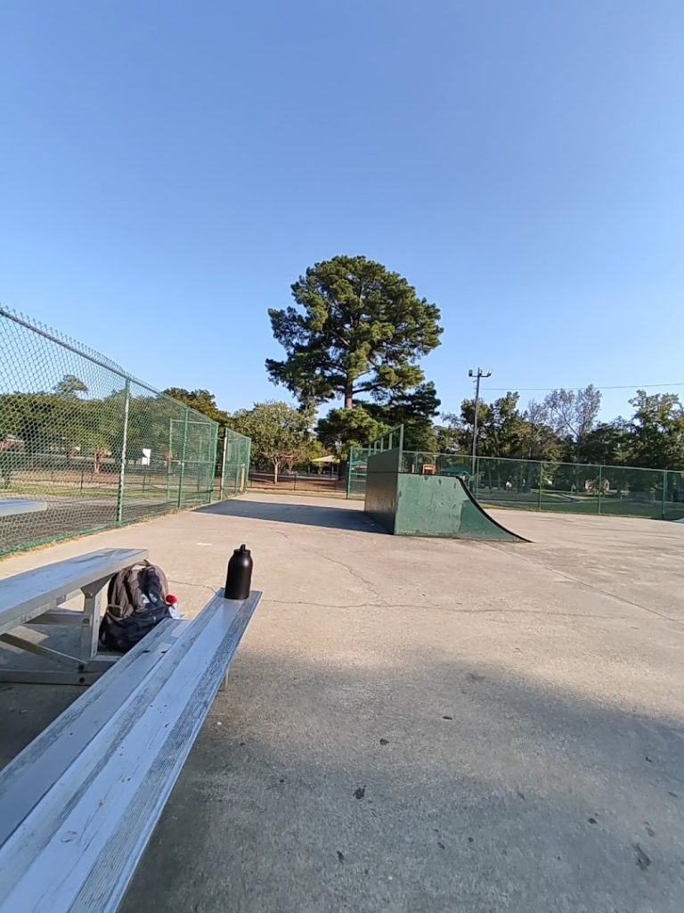Sunset Park Skatepark © Niko ART on Google Maps